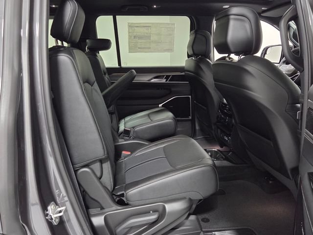 New 2026 Baltic-Gray Metallic Clear-Coat Exterior Paint Jeep Limited Altitude image 16