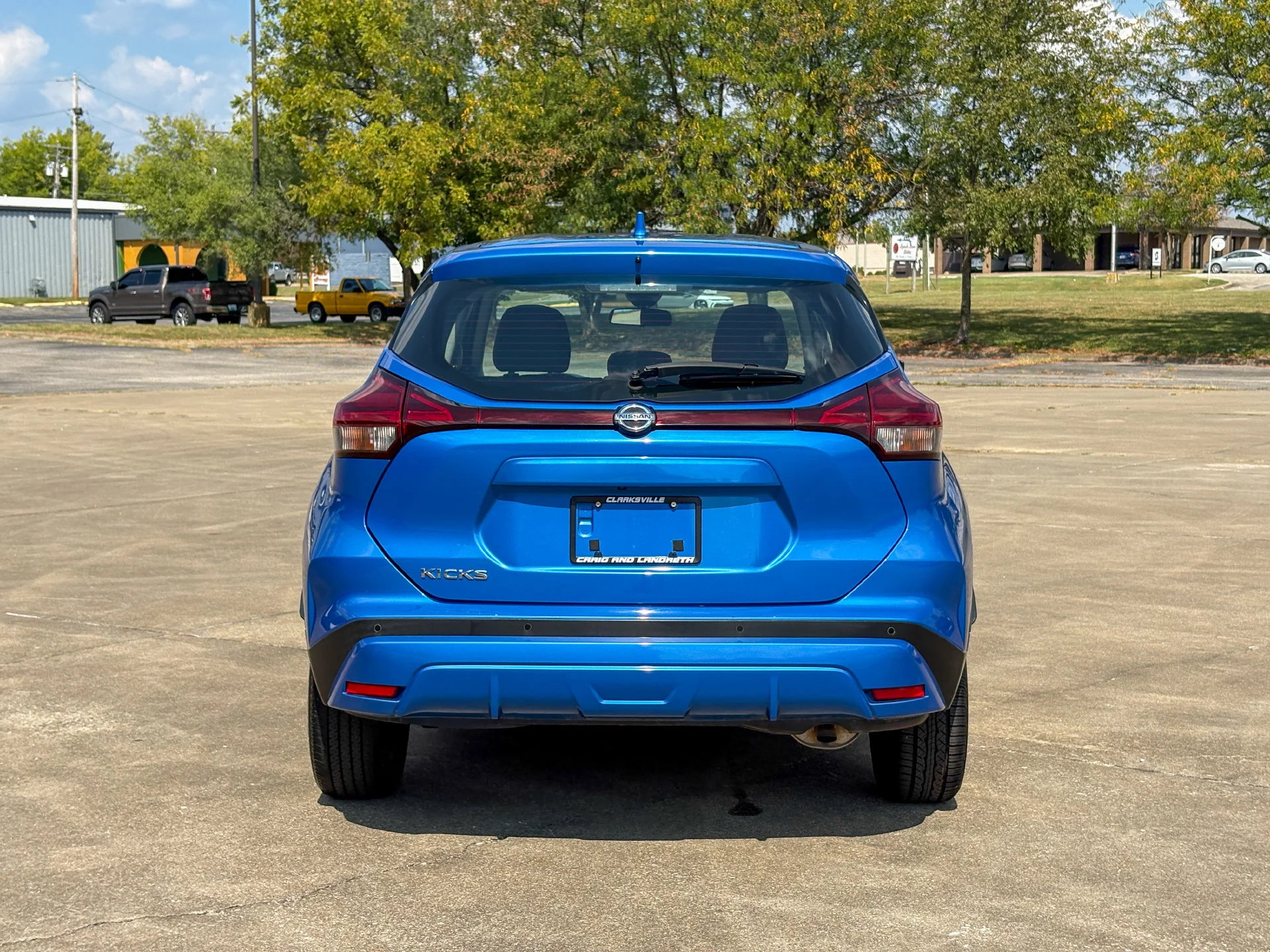 Used 2021 Blue Nissan S image 10
