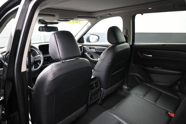 Used 2023 Black Nissan SL image 18