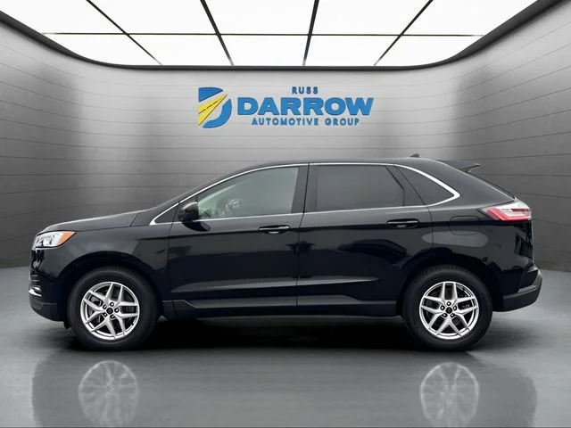 Used 2022 Black Ford SEL image 2