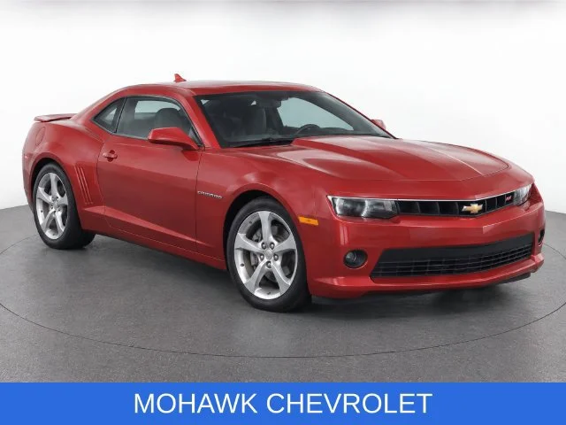 Used 2015 CRYSTAL RED TINTCOAT Chevrolet LT image 2