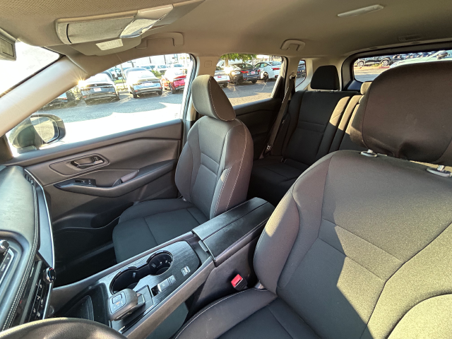 Used 2024 Silver Nissan S image 23
