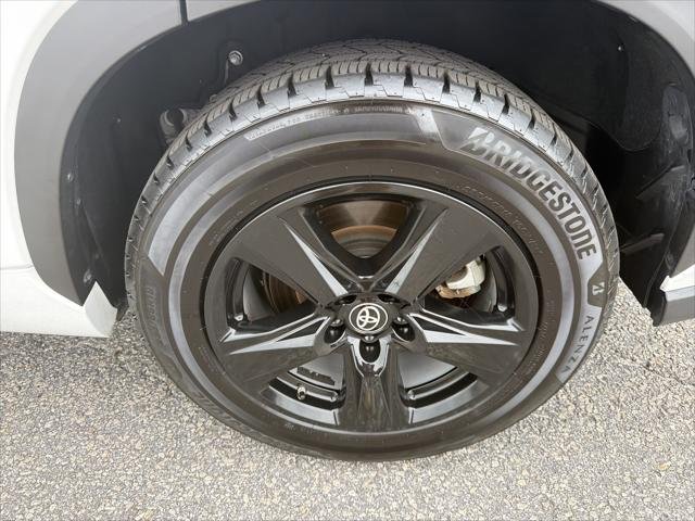 Certified Used 2024 WIND CHILL PEARL Toyota LE image 29