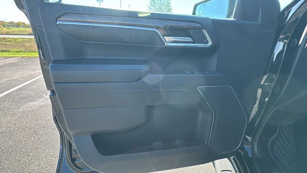 Used 2022 BLACK Chevrolet LT Trail Boss image 19