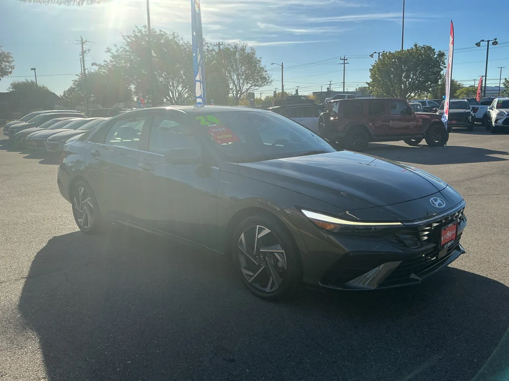 Used 2024 Amazon Gray Hyundai Limited image 3