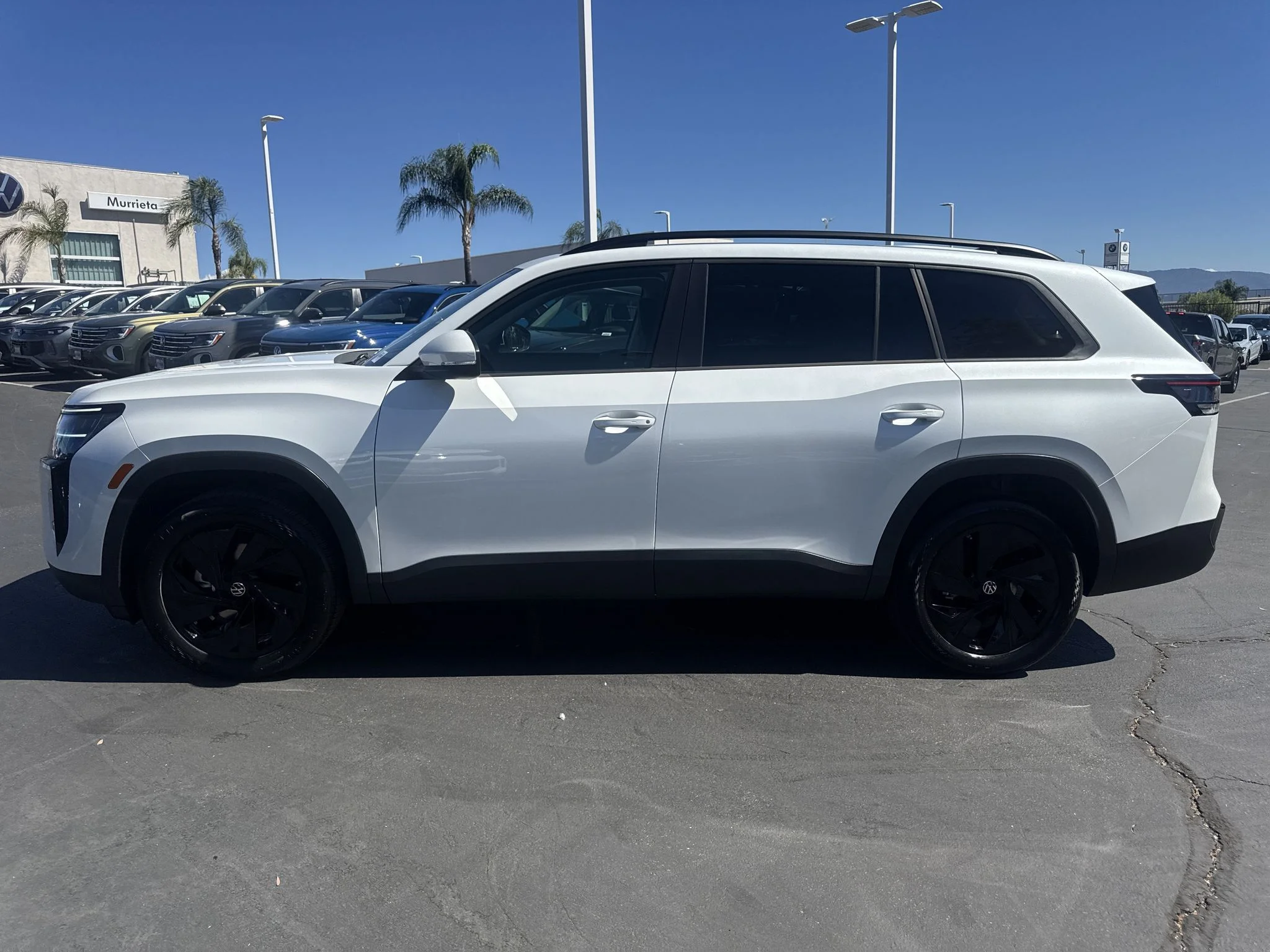 New 2027 Opal White Pearl Volkswagen SE w/Technology image 4