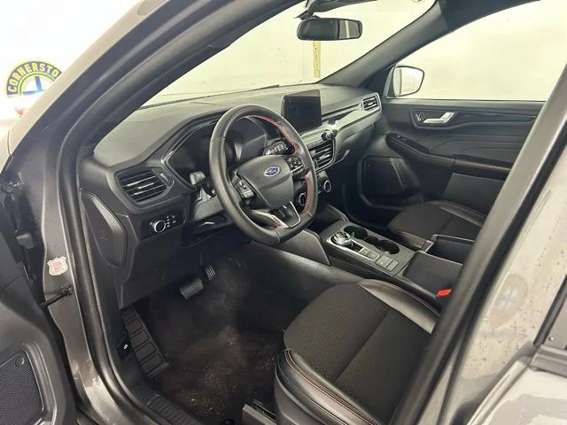 Used 2025 Gray Ford ST-Line image 13