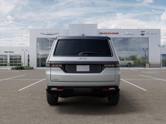 New 2026 Silver-Zynith Exterior Paint Jeep Summit Reserve 4x4 image 33