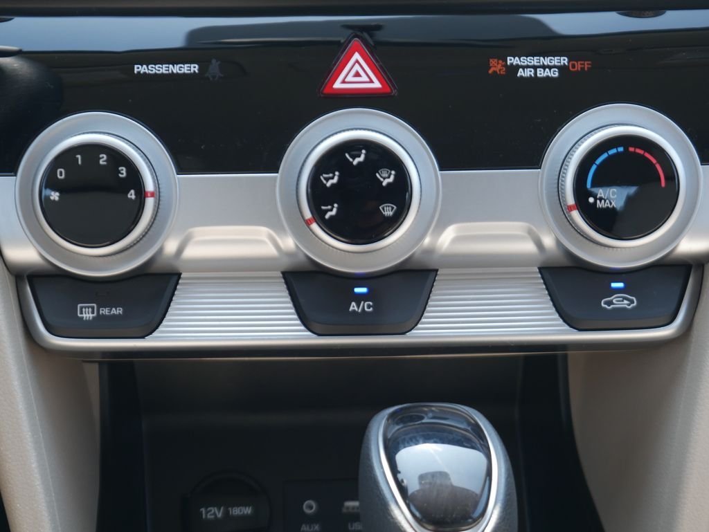 Used 2019 Red Hyundai SE image 19