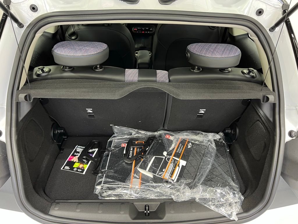 2025 MINI Hardtop 2 Door Base - Photo 21