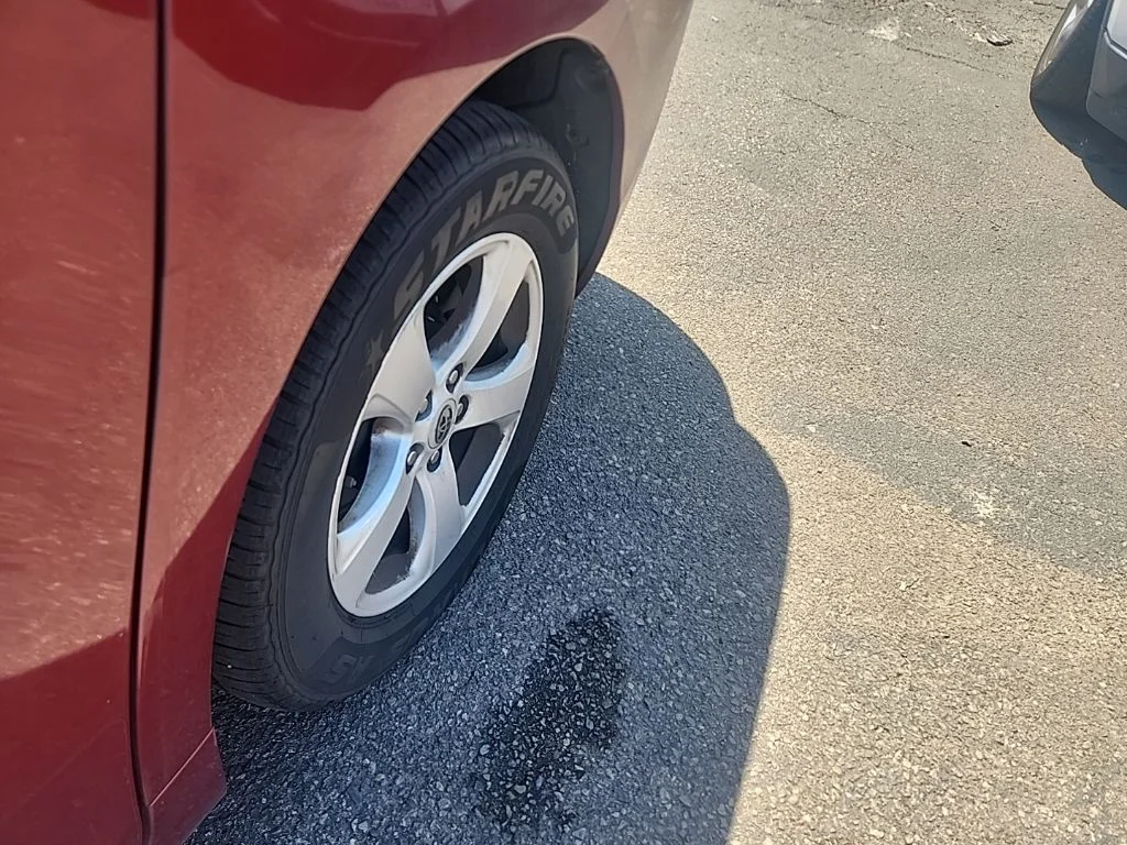 Used 2014 Red Toyota LE image 8