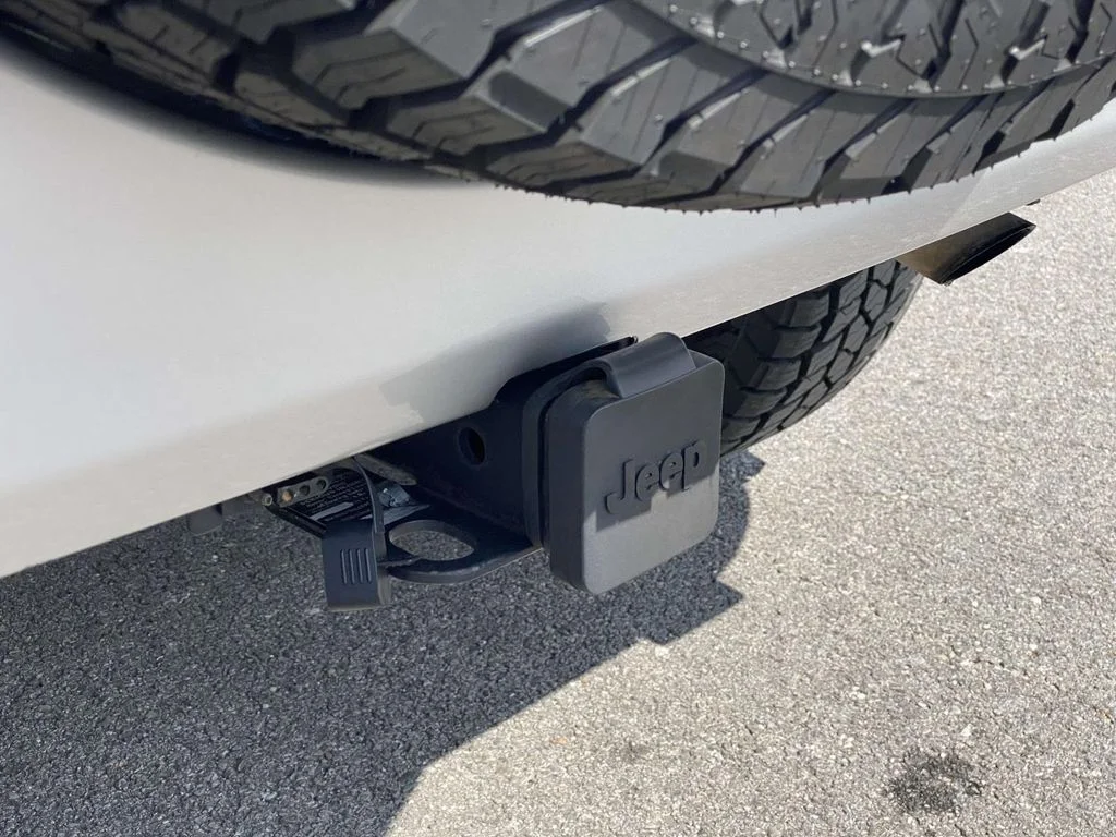 Used 2013 Silver Jeep Sport image 43