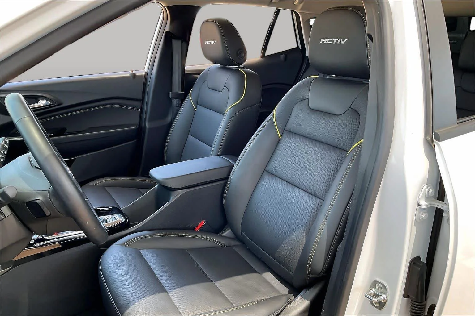 Used 2025 Summit White Chevrolet ACTIV image 8