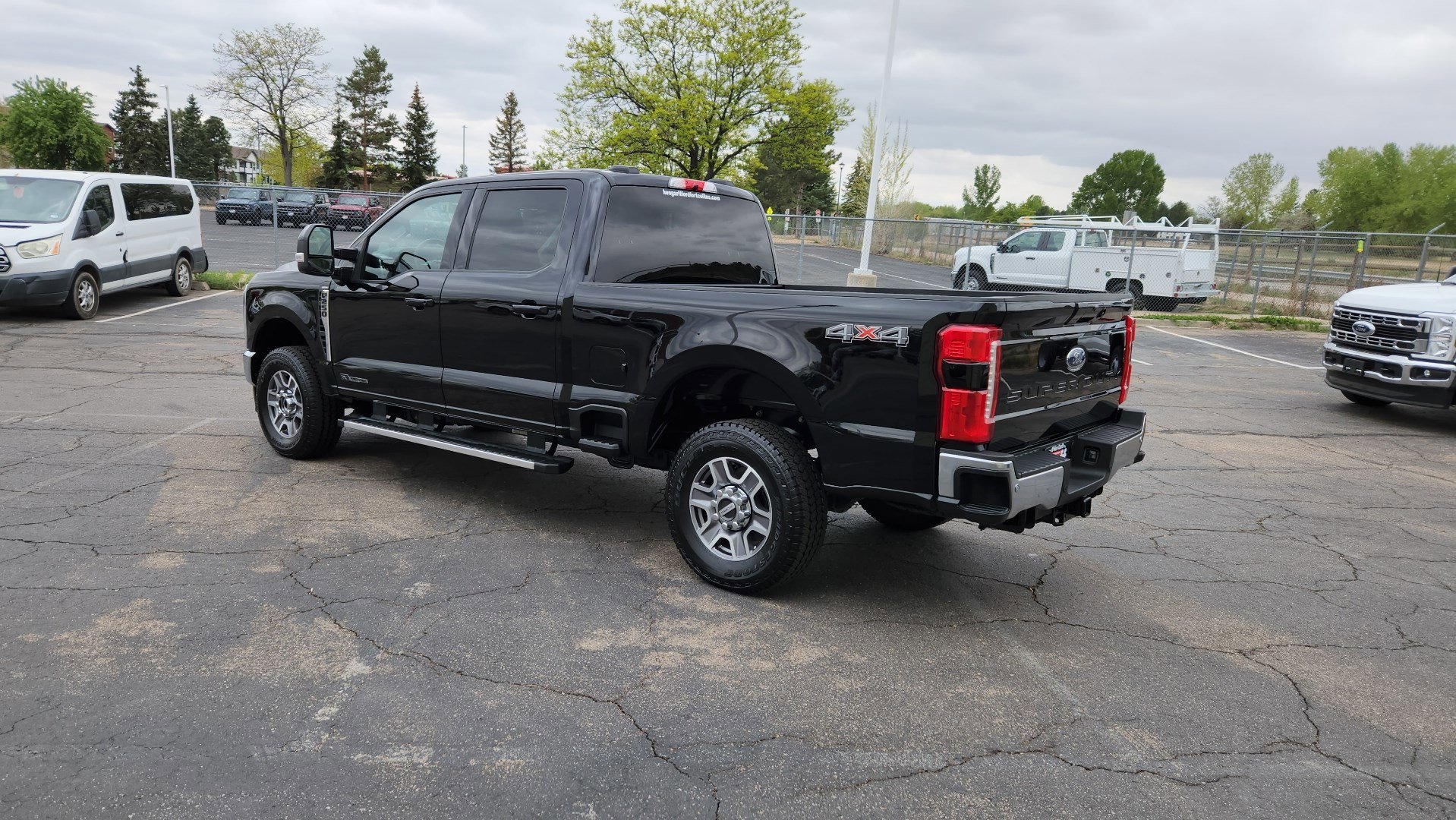 Used 2025 Black Metallic Ford LARIAT image 9