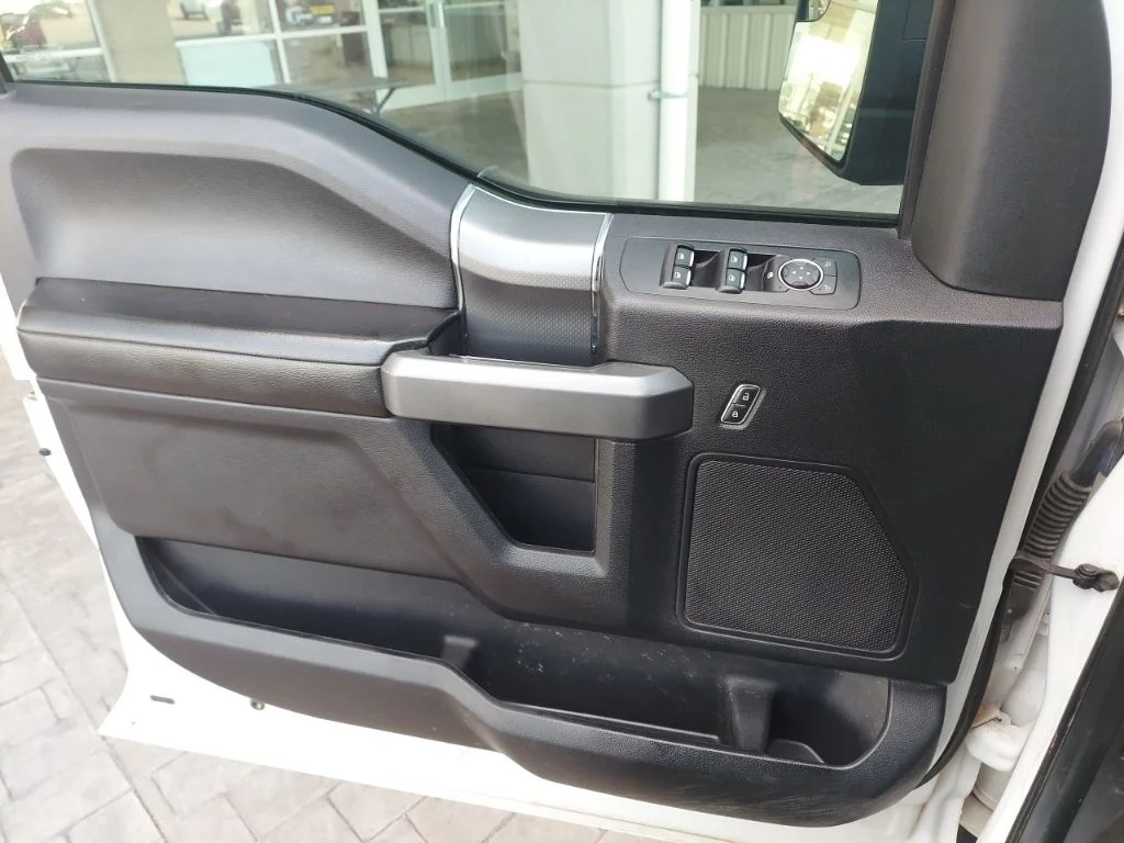 Used 2017 Oxford White Ford XLT image 16