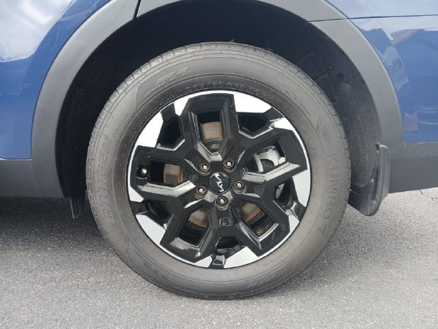 Used 2024 Black Kia S image 8