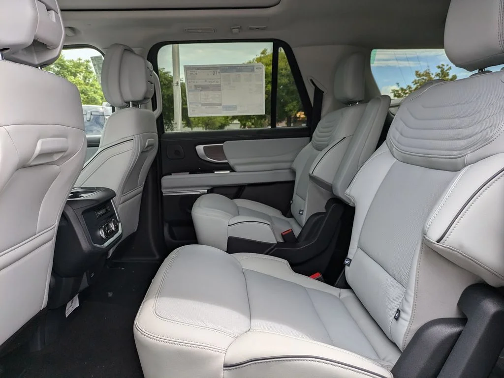 New 2026 Star White Metallic Tri-Coat Ford Platinum image 15