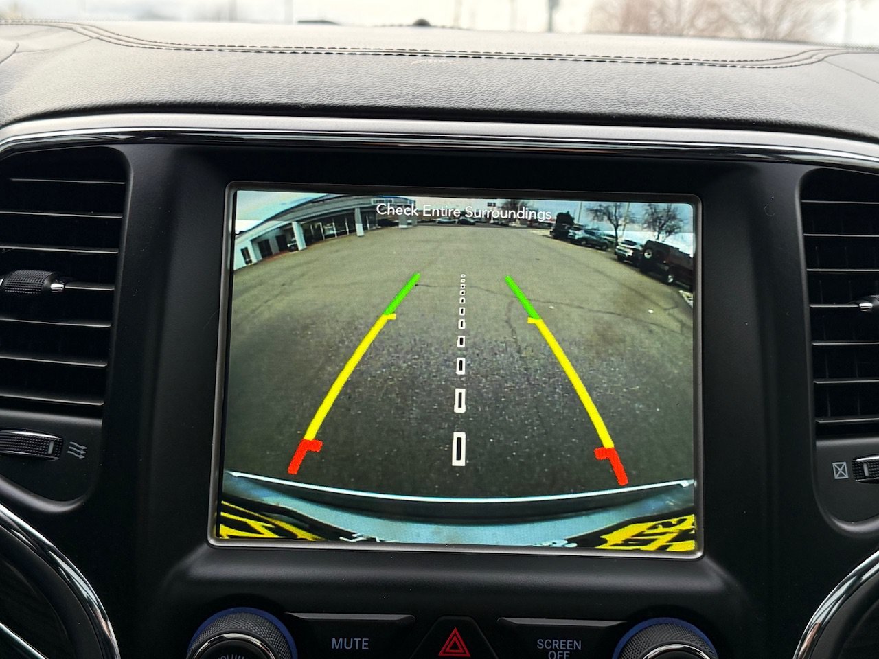 2018 Jeep Grand Cherokee Overland - Photo 25