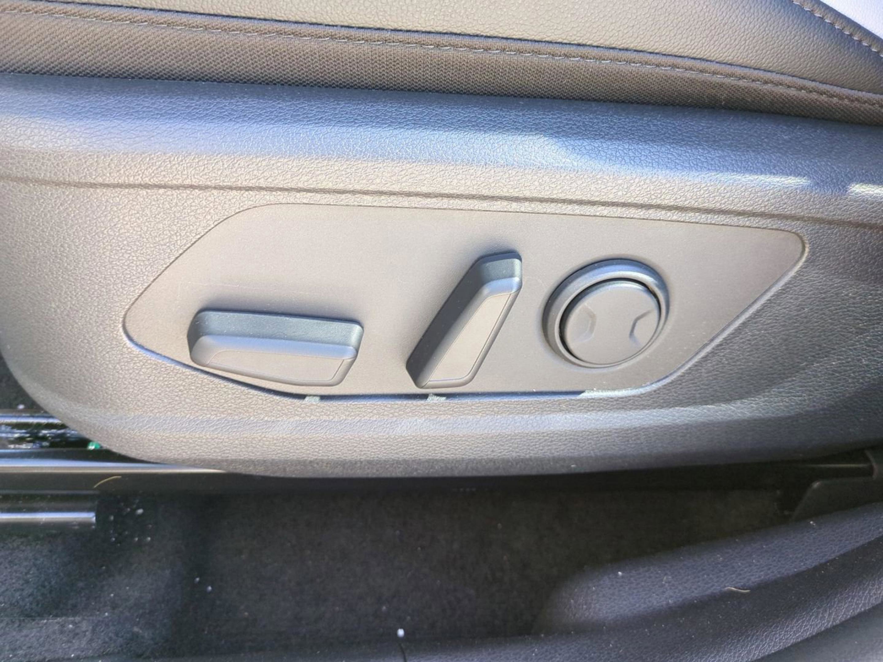 New 2026 Ebony Black Kia EX image 22