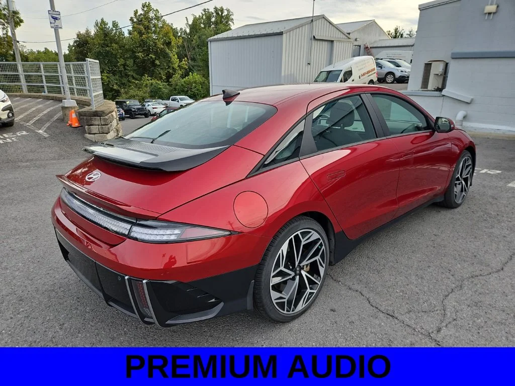Used 2023 Red Hyundai SEL image 12