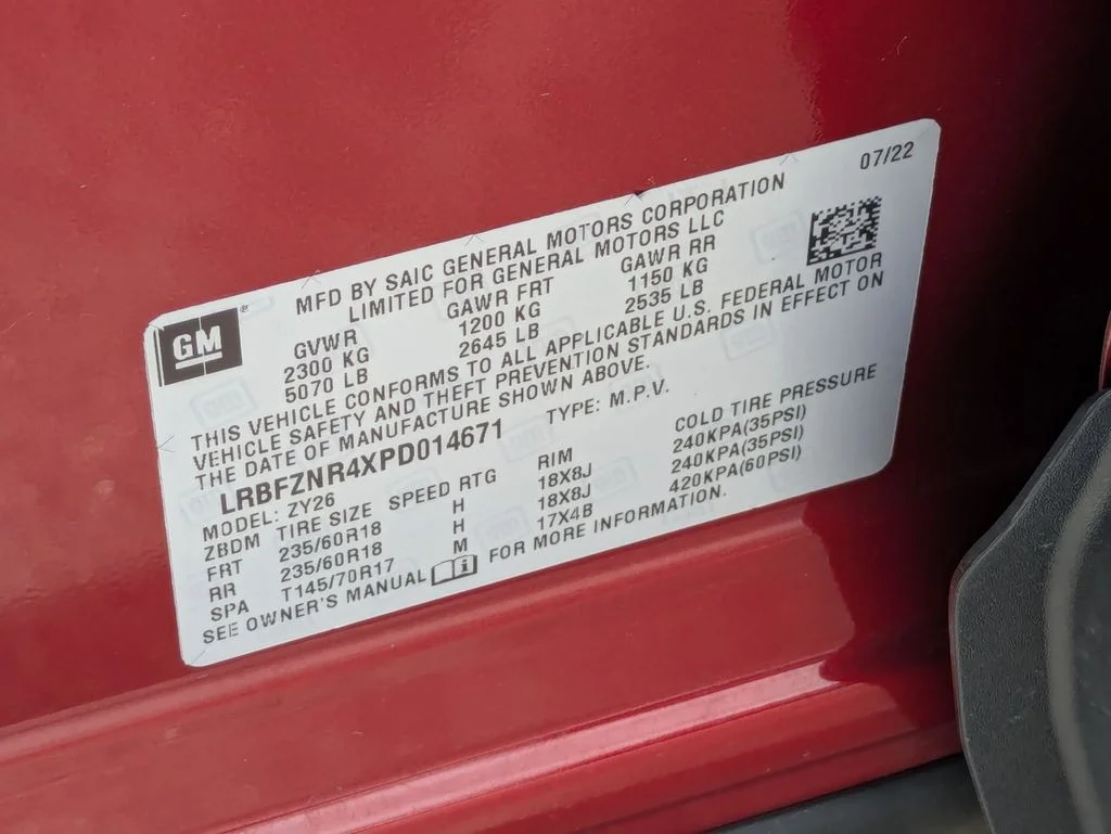 Used 2023 Red Buick Essence image 22