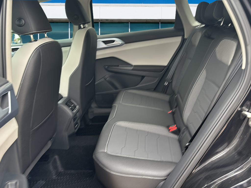 New 2026 Black Volkswagen 1.5T SE image 15