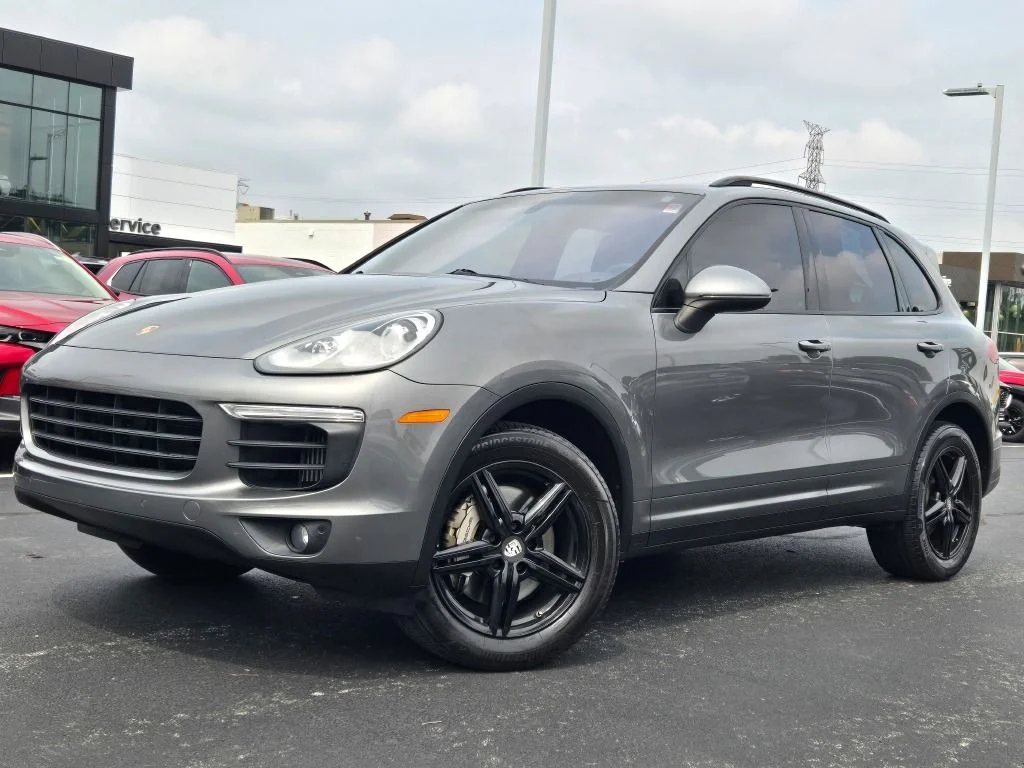 Used 2017  Porsche S image 1