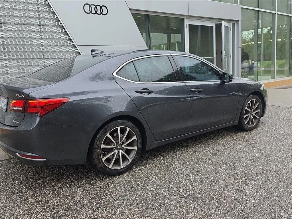 Used 2016 Graphite Luster Metallic Acura V6 Advance image 5