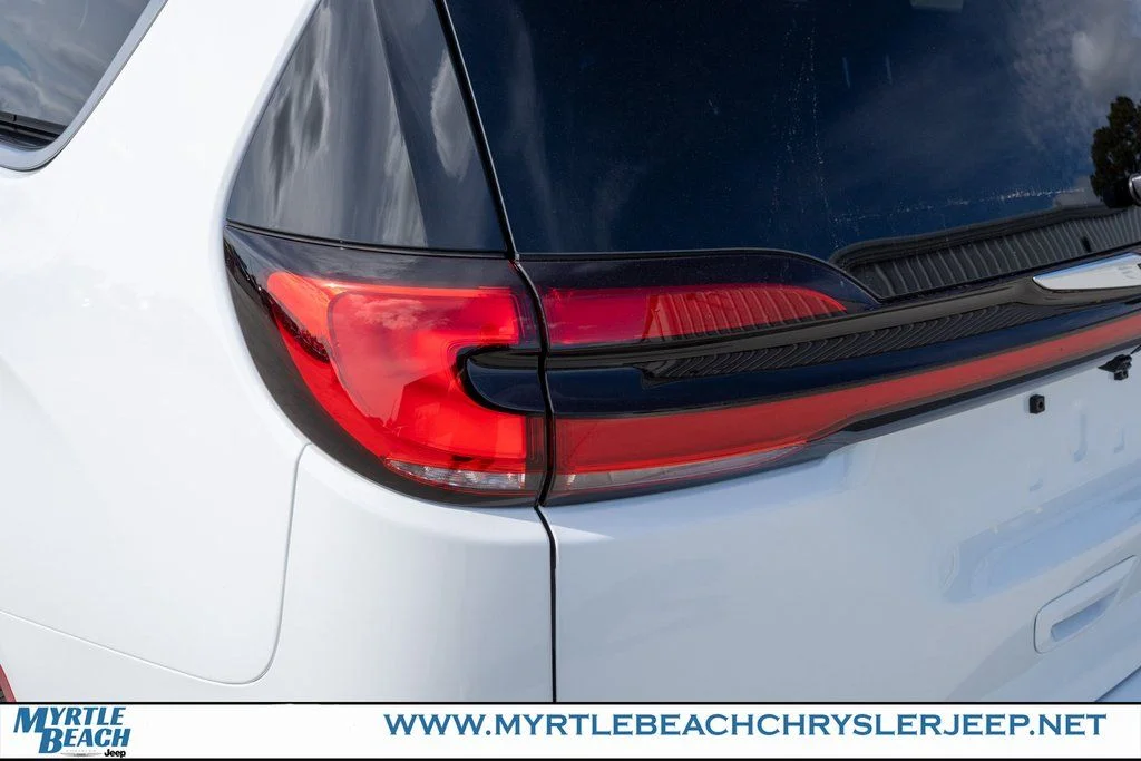 New 2026 Bright White Clear-Coat Exterior Paint Chrysler Pinnacle image 11