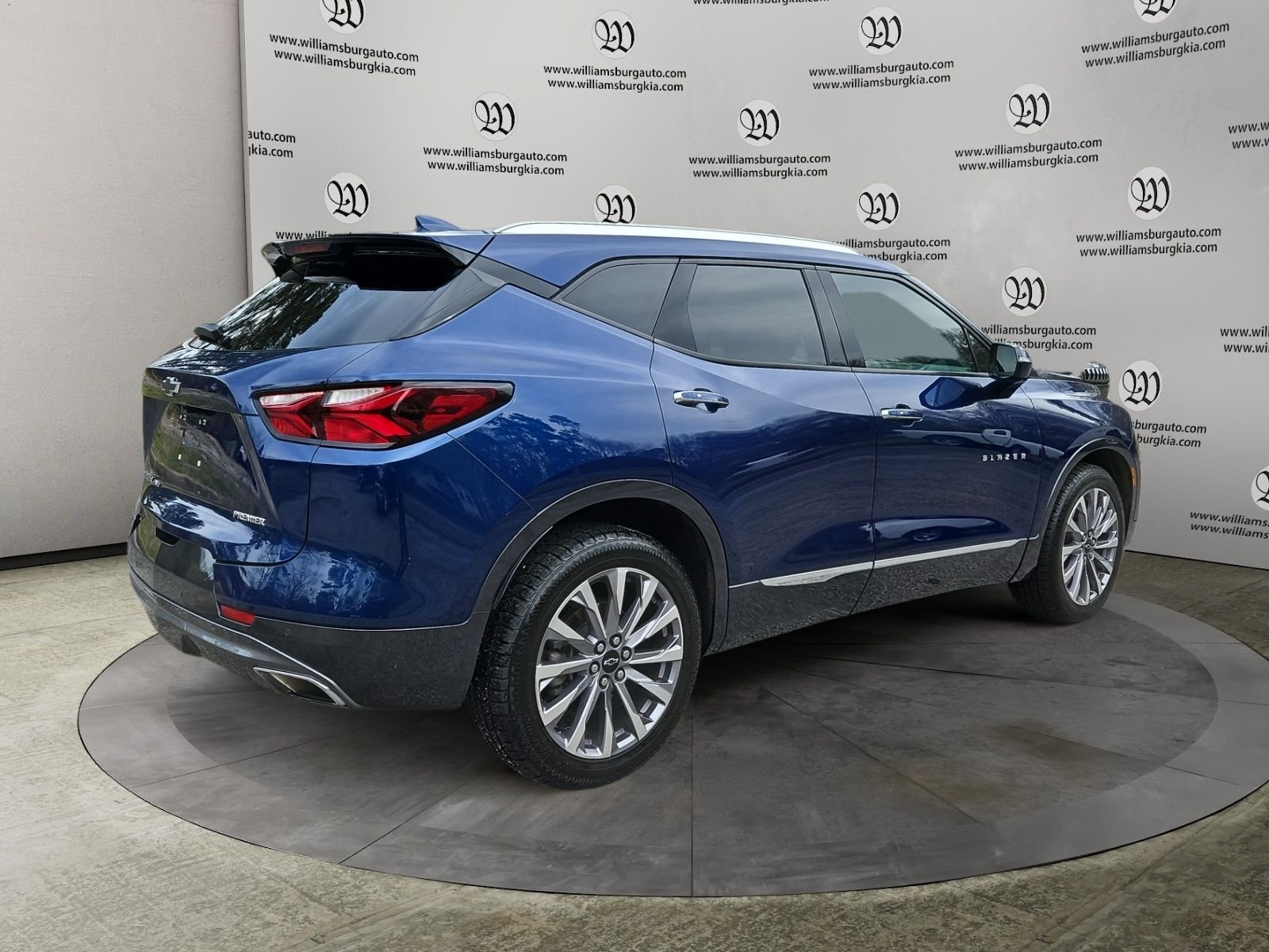 Used 2022 Blue Chevrolet Premier image 5