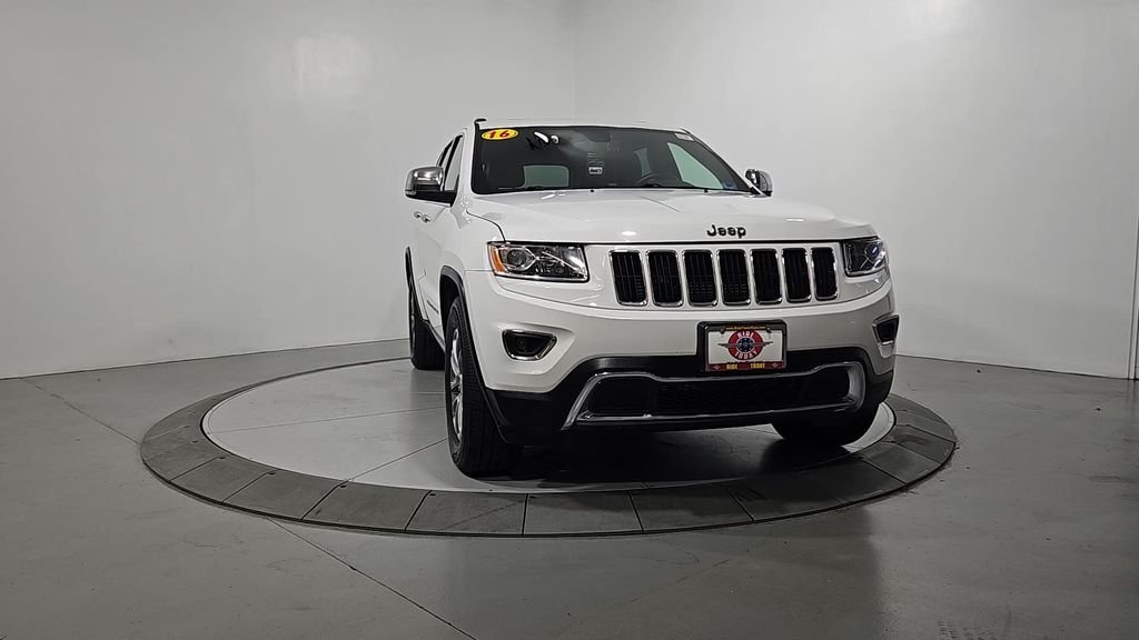 Used 2016 White Jeep Limited image 9