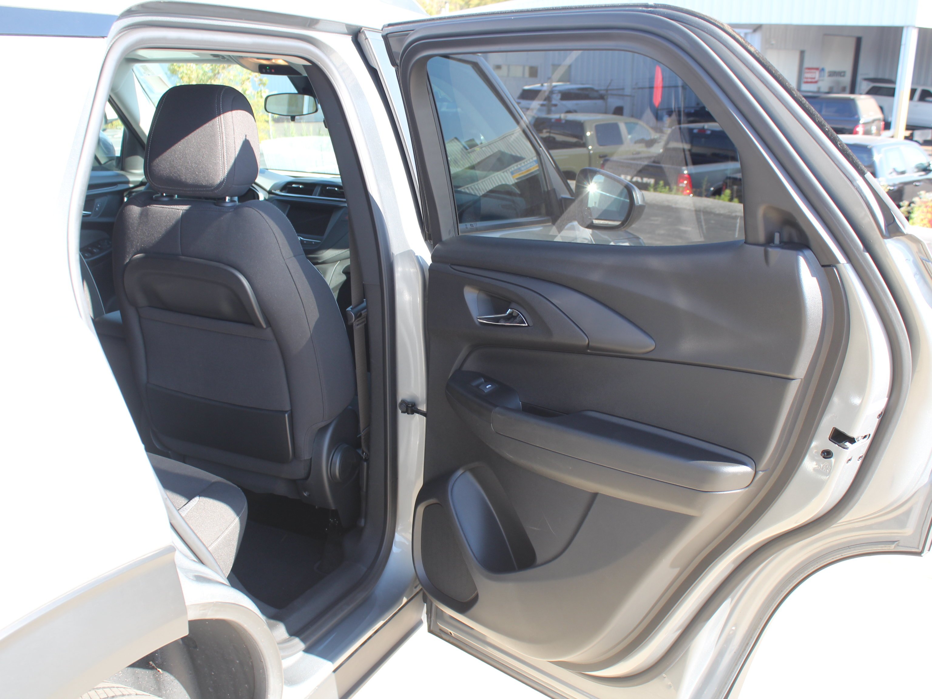 Used 2023 STERLING GRAY METALLIC Chevrolet LT image 23