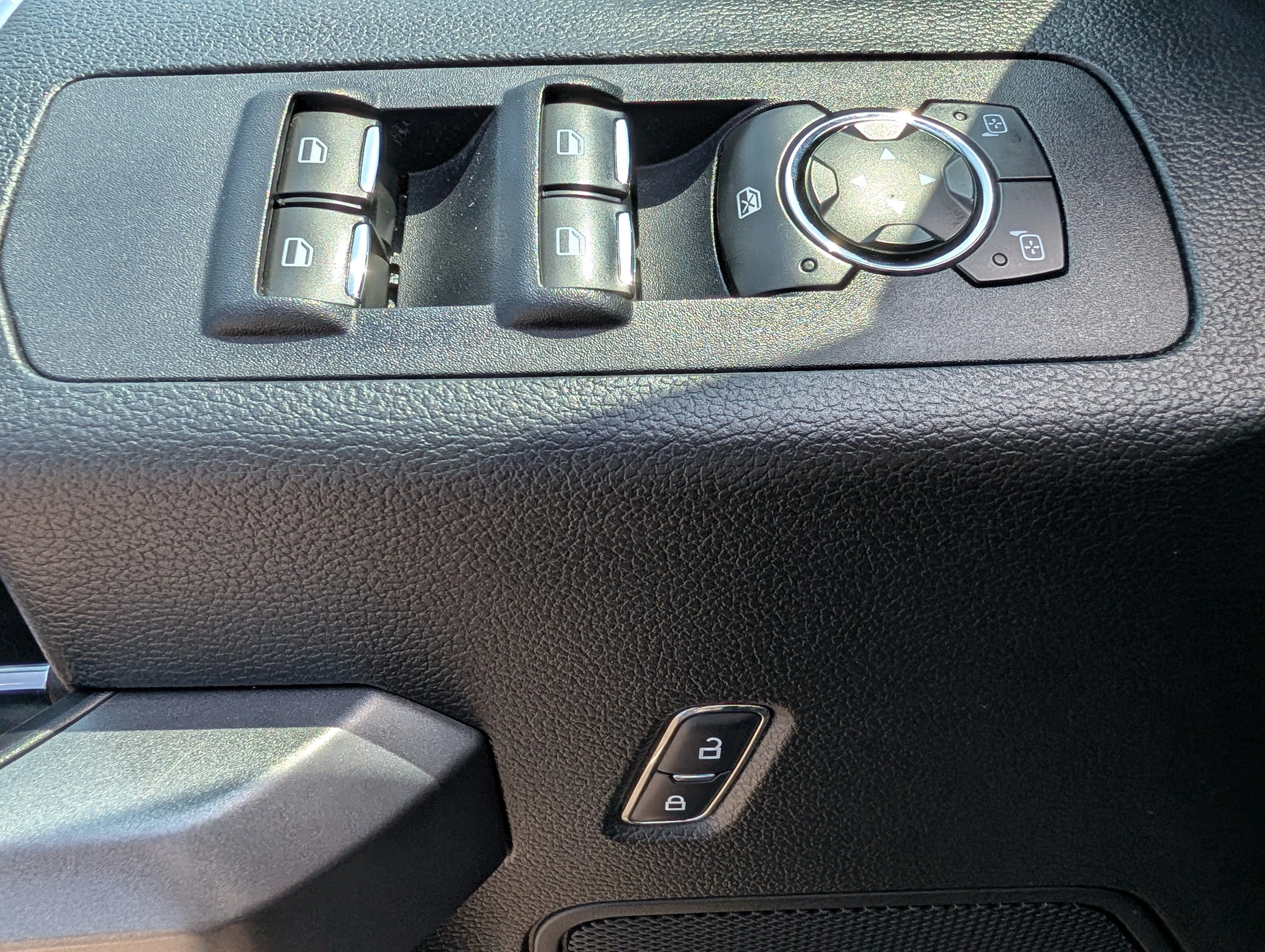 Used 2015 Tuxedo Black Metallic Ford XLT image 20