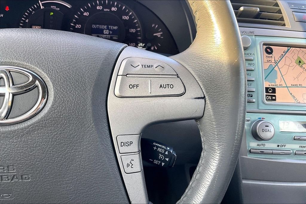 Used 2007 White Toyota Base image 18