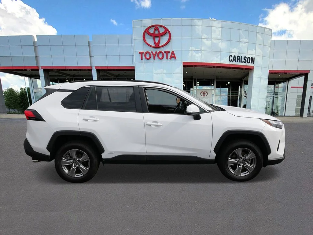Used 2025 White Toyota XLE image 4