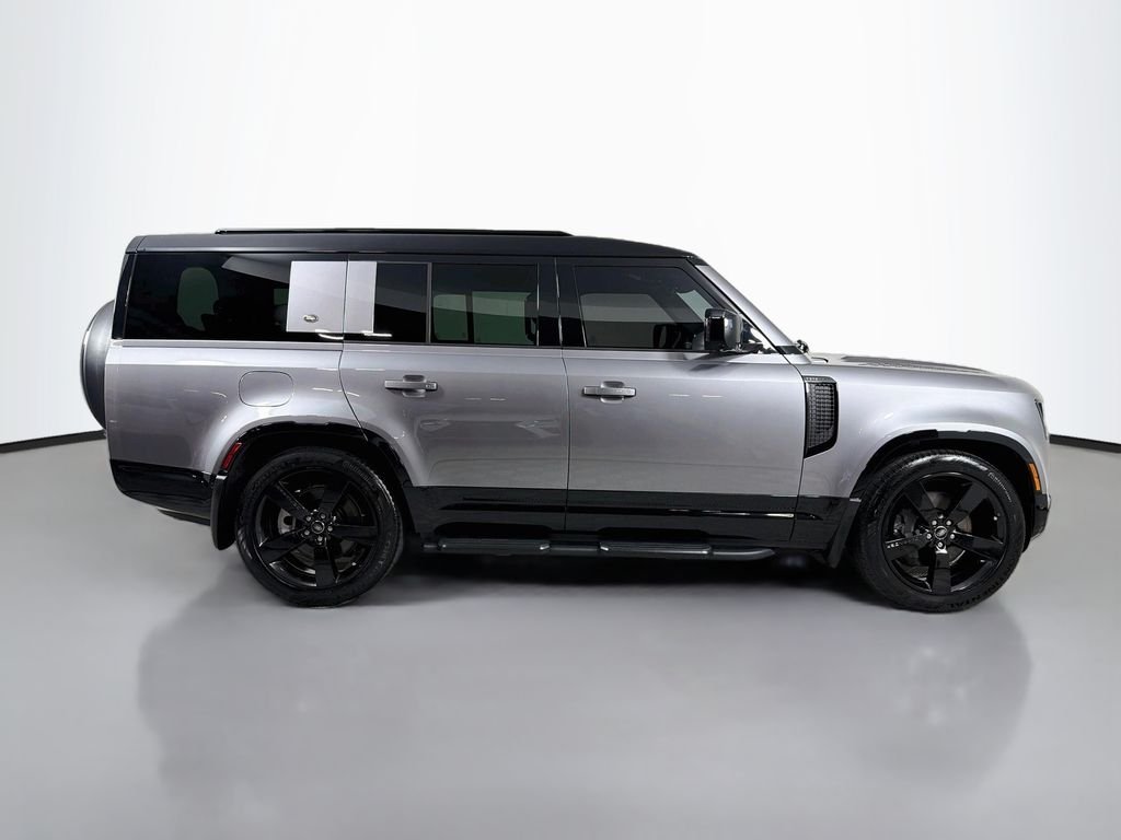 Certified Used 2024 Eiger Grey Metallic Land Rover X-Dynamic SE image 4