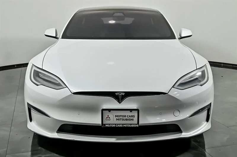 Used 2021 Pearl White Multi-Coat Tesla Plaid image 4