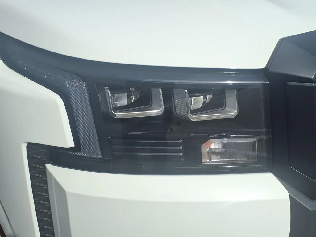 New 2026 White Nissan S image 3