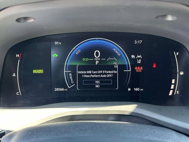 2025 Toyota Camry SE - Photo 25
