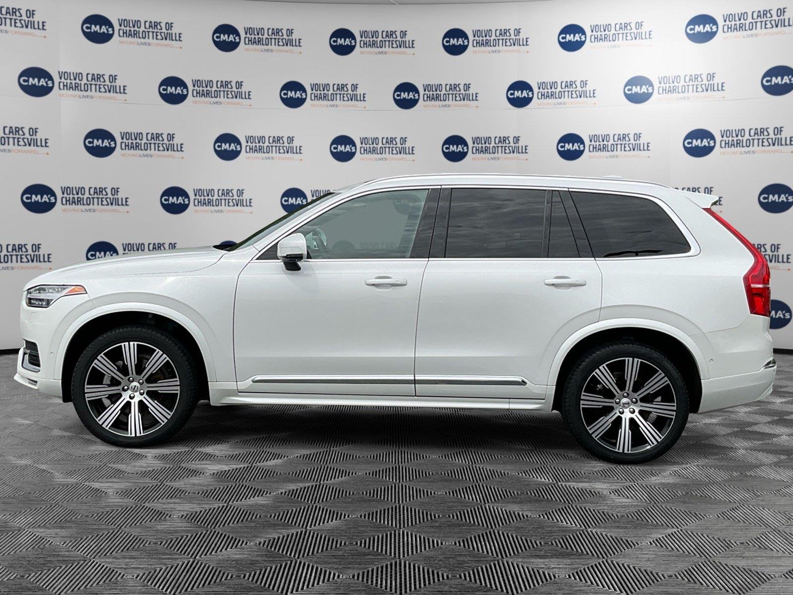 Used 2024 Crystal White Metallic Volvo Ultimate Bright Theme image 2
