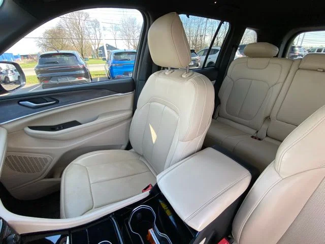 Used 2023 Red Jeep Limited image 11