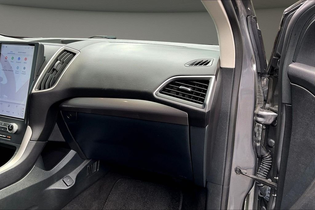 Used 2024 Gray Ford SEL image 30