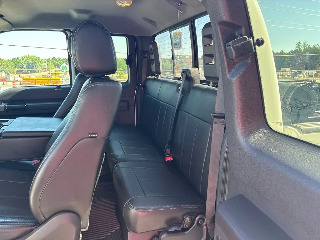Used 2014 White Ford Lariat image 8