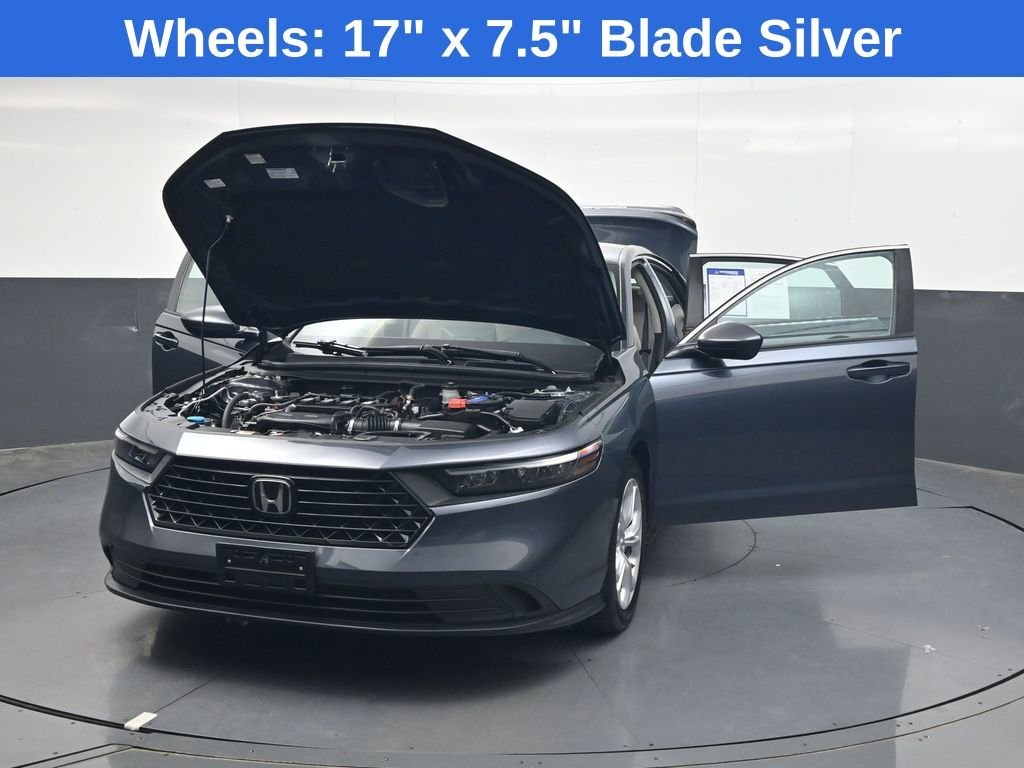 Used 2024  Honda LX image 4