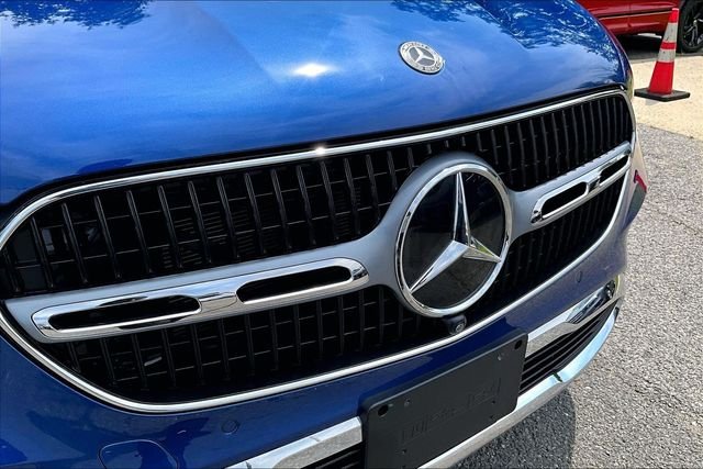 Used 2026 Blue Mercedes-Benz GLC 300 image 27