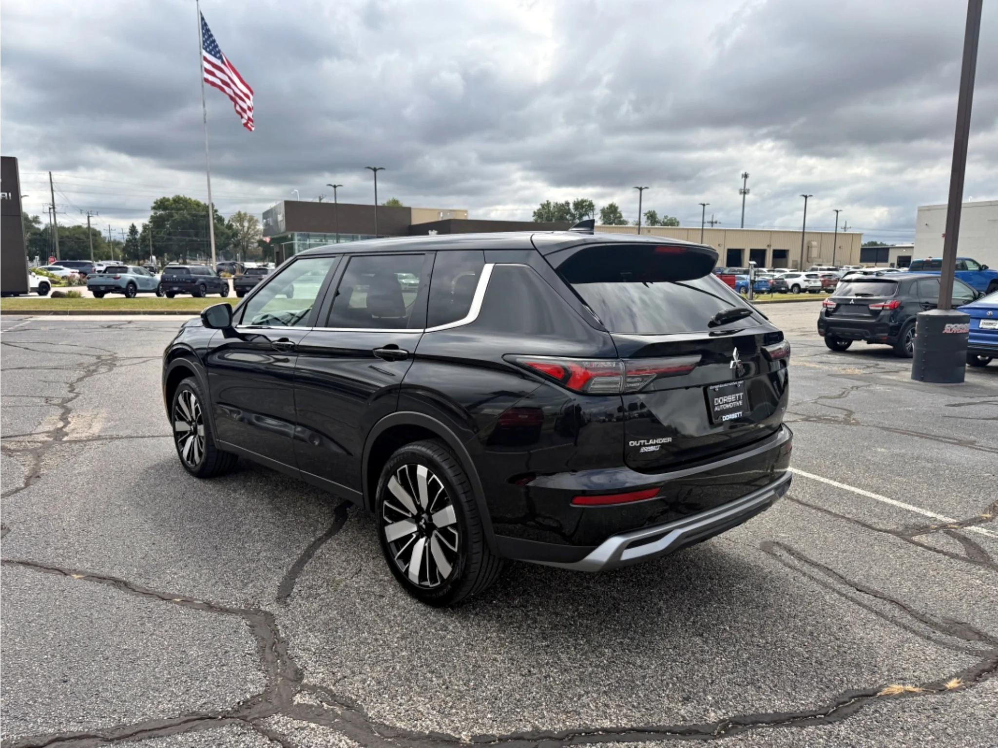 Used 2025 Black Mitsubishi SE image 8