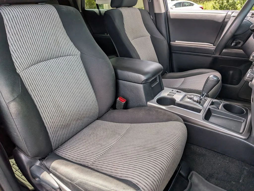 Used 2022 Blue Toyota SR5 image 31