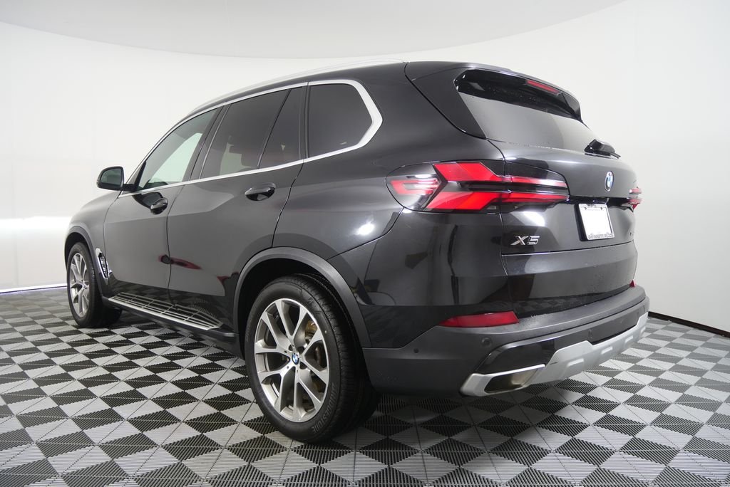 Used 2024 Black Sapphire Metallic BMW xDrive40i image 5
