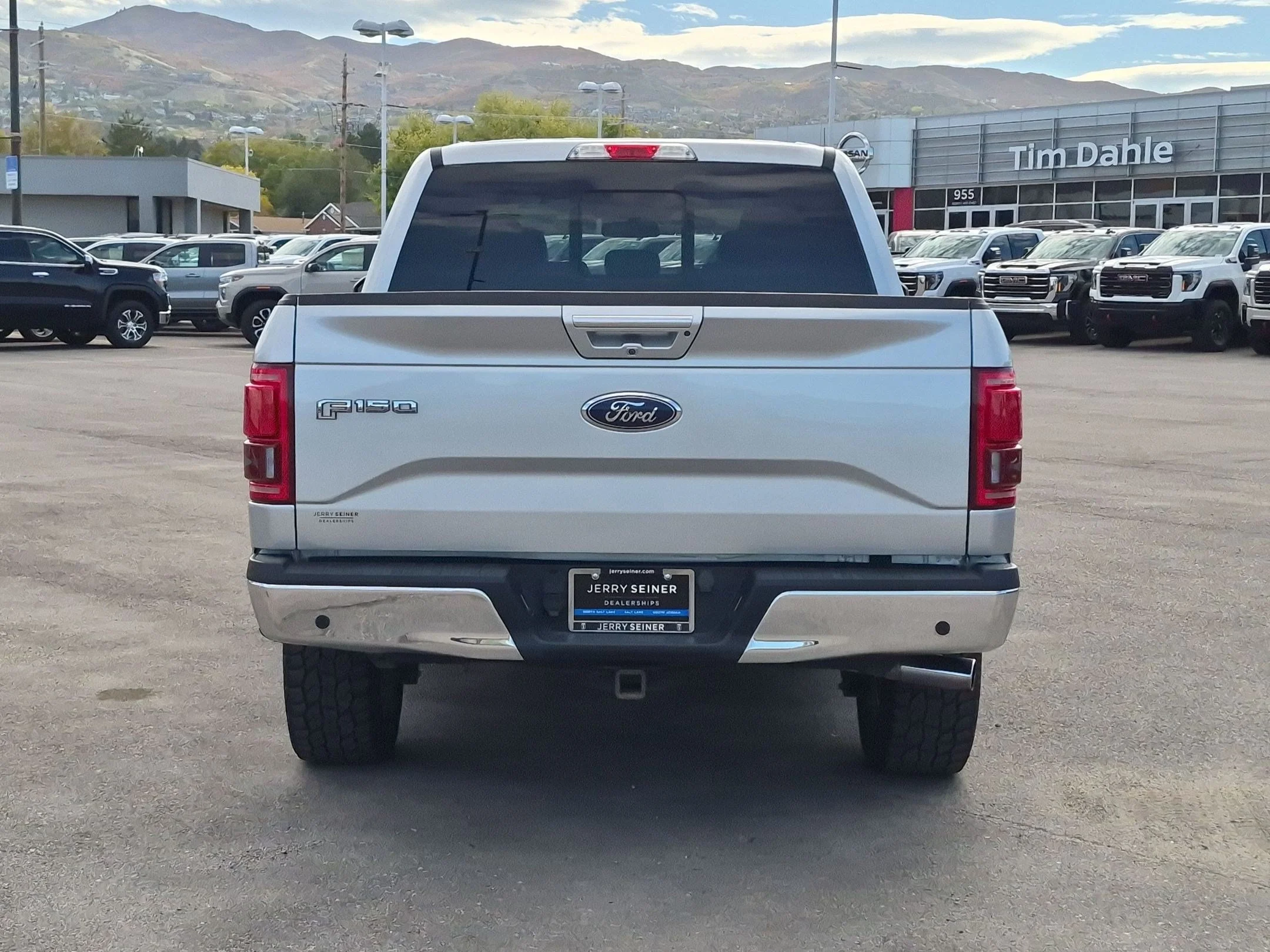 Used 2015 Ingot Silver Ford Lariat image 4