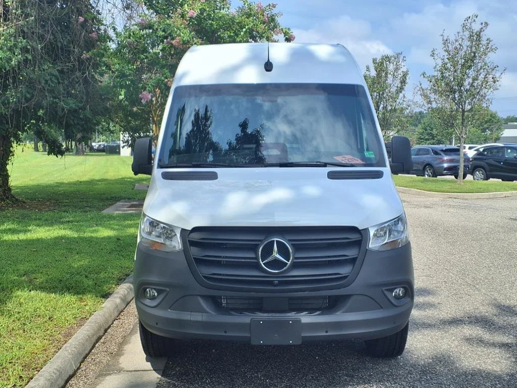 New 2025 Arctic White Mercedes-Benz  image 27